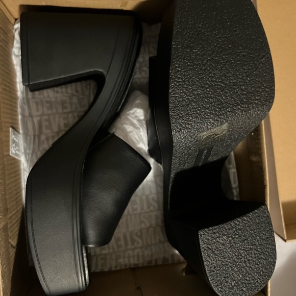 Call it spring platform heels - Picture 2 of 4